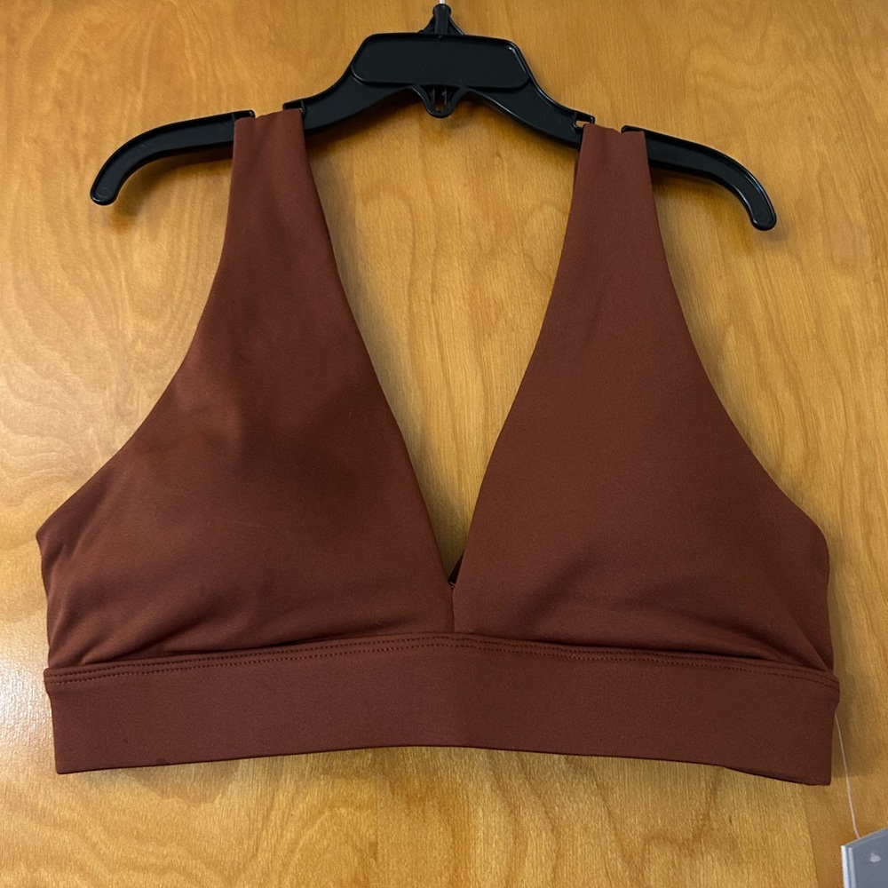 Women’s size XS sports bra new